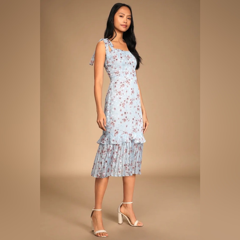 Lulu’s terrace views light floral print tiered midi dress size small